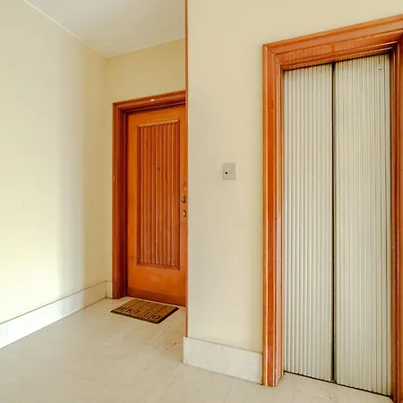 Guesthost - The Window Over The Mole Stunning X4