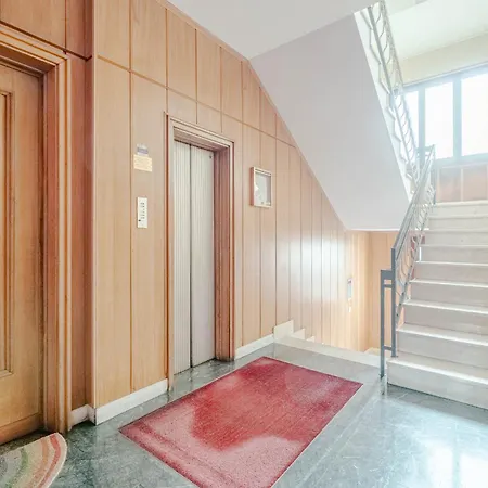 Guesthost - The Window Over The Mole Stunning X4