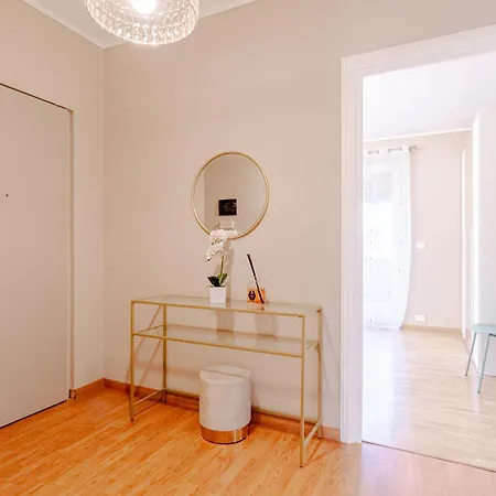 Guesthost - The Window Over The Mole Stunning X4 דירה