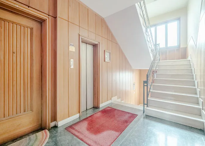 Guesthost - The Window Over The Mole Stunning X4