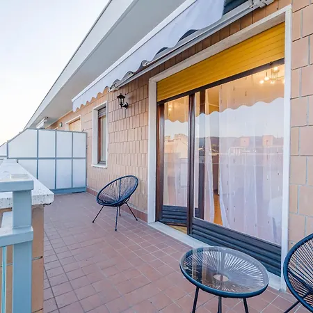 Guesthost - The Window Over The Mole Stunning X4 Torino