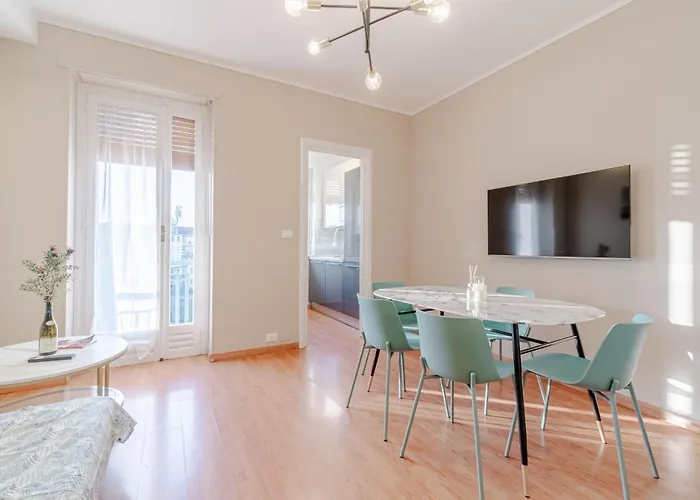 Guesthost - The Window Over The Mole Stunning X4 Apartman *