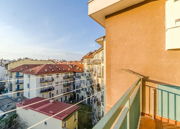 Guesthost - The Window Over The Mole Stunning X4 *