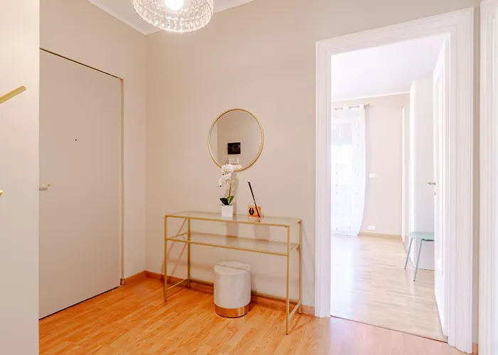 Guesthost - The Window Over The Mole Stunning X4 Apartman